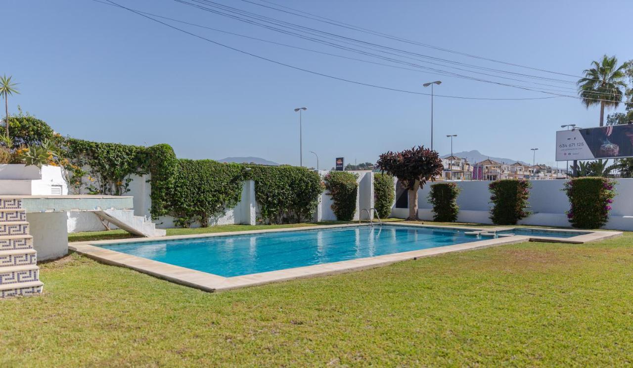 Casa Con Jardin Junto A La Playa Apartment Естепона Екстериор снимка