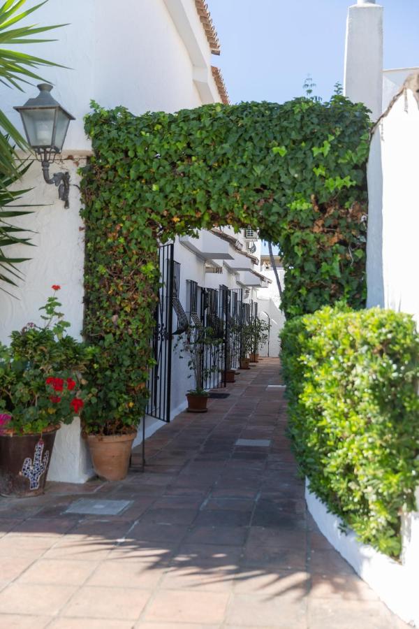 Casa Con Jardin Junto A La Playa Apartment Естепона Екстериор снимка